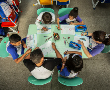 Os 1.103 alunos de 5º ano das escolas municipais que visitaram o Porto de Paranaguá neste primeiro semestre se preparam para participar do Concurso de Desenho do Projeto Porto Escola.  -  Paranaguá, 17/06/2019  -  Foto: Cláudio Neves/ANPr