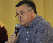 O Governo do Paraná promove dois dias de capacitação para profissionais que vão atuar com a prevenção ao uso drogas nas escolas de Ensino Médio do Estado. O trabalho acontece em apoio ao Projeto Estratégico Semear – Enfrentamento ao álcool, crack e outras drogas, criado pelo Ministério Público do Paraná. Participam promotores de justiça, pedagogos e profissionais da área de Saúde Mental das 22 Regionais de Saúde. Foto: Pedro Mariucci/SEJUF-PR