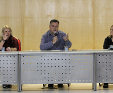 O Governo do Paraná promove dois dias de capacitação para profissionais que vão atuar com a prevenção ao uso drogas nas escolas de Ensino Médio do Estado. O trabalho acontece em apoio ao Projeto Estratégico Semear – Enfrentamento ao álcool, crack e outras drogas, criado pelo Ministério Público do Paraná. Participam promotores de justiça, pedagogos e profissionais da área de Saúde Mental das 22 Regionais de Saúde. Foto: Pedro Mariucci/SEJUF-PR