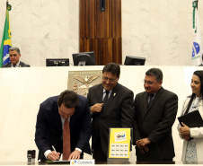 Comemoração de 100 de Convenção Batista na Assembléia Legislativa do Paraná, com homenagem do Governador Carlos Massa Ratinho JuniorFoto Gilson Abreu