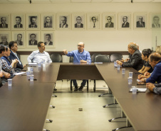 O Porto de Paranaguá vai ampliar a recepção de grupos para visitas turísticas. O anúncio foi feito nesta quarta-feira (19) a um grupo de empresários do setor de turismo pelo diretor empresarial da Portos do Paraná, André Pioli. A empresa pública já recebe grupos, principalmente de estudantes, em visitas agendadas. Foto: Claudio Neves/Portos do Paraná