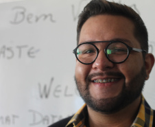 Cresce número de migrantes e refugiados que buscam um recomeço no Paraná. Em 2019, Centro de Informação para Migrantes registrou aumento de 85% nos atendimentos. Na foto, o jornalista venezuelano  Juvenal Martinez,  -  Curitiba, 19/06/2019  -  Foto: Divulgação SEJUF