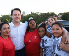 Londrina, no Norte do Paraná, ganhou uma unidade do projeto Arena Multiuso, espaço para atividades esportivas e de recreação, implantado pelo Governo do Estado, em parceria com o município. Instalada no conjunto residencial Vista Bela, a unidade foi entregue à comunidade pelo governador Carlos Massa Ratinho Junior, nesta quinta-feira (20). - Londrina, 20/06/2019 - Foto: Rodrigo Félix Leal/ANPr