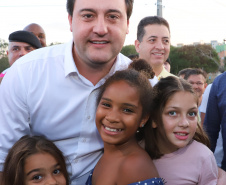 Londrina, no Norte do Paraná, ganhou uma unidade do projeto Arena Multiuso, espaço para atividades esportivas e de recreação, implantado pelo Governo do Estado, em parceria com o município. Instalada no conjunto residencial Vista Bela, a unidade foi entregue à comunidade pelo governador Carlos Massa Ratinho Junior, nesta quinta-feira (20). - Londrina, 20/06/2019 - Foto: Rodrigo Félix Leal/ANPr