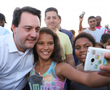 Londrina, no Norte do Paraná, ganhou uma unidade do projeto Arena Multiuso, espaço para atividades esportivas e de recreação, implantado pelo Governo do Estado, em parceria com o município. Instalada no conjunto residencial Vista Bela, a unidade foi entregue à comunidade pelo governador Carlos Massa Ratinho Junior, nesta quinta-feira (20). - Londrina, 20/06/2019 - Foto: Rodrigo Félix Leal/ANPr