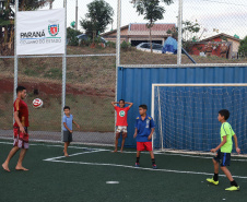 Londrina, no Norte do Paraná, ganhou uma unidade do projeto Arena Multiuso, espaço para atividades esportivas e de recreação, implantado pelo Governo do Estado, em parceria com o município. Instalada no conjunto residencial Vista Bela, a unidade foi entregue à comunidade pelo governador Carlos Massa Ratinho Junior, nesta quinta-feira (20). - Londrina, 20/06/2019 - Foto: Rodrigo Félix Leal/ANPr