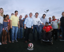 Londrina, no Norte do Paraná, ganhou uma unidade do projeto Arena Multiuso, espaço para atividades esportivas e de recreação, implantado pelo Governo do Estado, em parceria com o município. Instalada no conjunto residencial Vista Bela, a unidade foi entregue à comunidade pelo governador Carlos Massa Ratinho Junior, nesta quinta-feira (20). - Londrina, 20/06/2019 - Foto: Rodrigo Félix Leal/ANPr