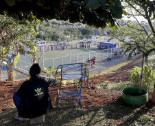 Londrina, no Norte do Paraná, ganhou uma unidade do projeto Arena Multiuso, espaço para atividades esportivas e de recreação, implantado pelo Governo do  Estado, em parceria com o município. Instalada no conjunto residencial Vista Bela, a unidade foi entregue à comunidade pelo governador Carlos Massa Ratinho Junior, nesta quinta-feira (20).  -  Londrina, 20/06/2019  -  Foto: Arnaldo Alves/ANPr