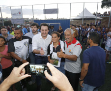 Londrina, no Norte do Paraná, ganhou uma unidade do projeto Arena Multiuso, espaço para atividades esportivas e de recreação, implantado pelo Governo do  Estado, em parceria com o município. Instalada no conjunto residencial Vista Bela, a unidade foi entregue à comunidade pelo governador Carlos Massa Ratinho Junior, nesta quinta-feira (20).  -  Londrina, 20/06/2019  -  Foto: Arnaldo Alves/ANPr