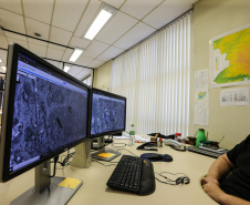 Simepar ganha novas atribuições - Vinculado agora à Secretaria de Desenvolvimento Sustentável e Turismo, instituto passa a ter um braço voltado para o meio ambiente, mas sem se descuidar das previsões metereológicas.Curitiba, 19/06/2019 -  Foto: Geraldo Bubniak/ANPr