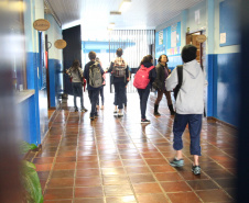 Os veículos especialmente destinados para o transporte de crianças, a condução coletiva de escolares, vans e ônibus foram inspecionados, nesta quarta-feira (26), em nova ação integrada da Força-Tarefa Infância Segura da Secretaria da Justiça, Família e Trabalho do Governo do Paraná.  -  Curitiba, 26/06/2019  -  Foto: Divulgação SEJUF