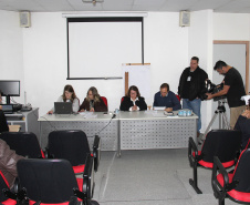 A Secretaria de Estado da Administração e da Previdência promoveu nesta quinta-feira (27) uma audiência para contratação emergencial da nova gestora da manutenção dos veículos do Estado.   -  Curitiba, 27/06/2019  -  Foto:  Carlos Winnikes 