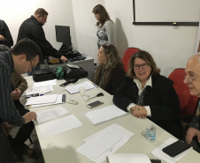 A Secretaria de Estado da Administração e da Previdência promoveu nesta quinta-feira (27) uma audiência para contratação emergencial da nova gestora da manutenção dos veículos do Estado.   -  Curitiba, 27/06/2019  -  Foto:  Carlos Winnikes 