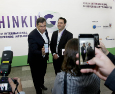 O governador Carlos Massa Ratinho Junior lançou nesta quinta-feira (27), em Foz do Iguaçu, durante o fórum internacional de inovação ThinkinG, o Paraná Inteligência Artificial (PIÁ). É o primeiro programa de inteligência artificial do Brasil focado na prestação de serviços à população.  Foto: Jaelson Lucas/ANPr
