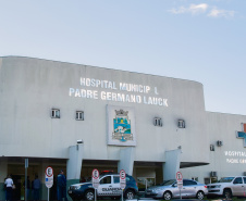 O Governo do Estado autorizou o repasse de R$ 11 milhões ao Hospital Germano Lauck, de Foz do Iguaçu. A autorização foi assinada nesta sexta-feira (28) pelo secretário de Estado da Saúde, Beto Preto, juntamente com o prefeito da cidade, Chico Brasileiro.  -  Foz do Iguaçu, 28/06/2019  -  Foto: Américo Antonio/SESA