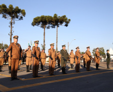 O governador Carlos Massa Ratinho Junior e o presidente em exercício Hamilton Mourão receberam nesta sexta-feira (28) a medalha Heróis da Cavalaria, da Polícia Montada Coronel Dulcídio. A condecoração foi entregue na cerimônia, em Curitiba, que comemora os 140 anos do regimento, que é a unidade mais antiga da Polícia Militar do Paraná.  -  Curitiba, 28/06/2019  -  Foto: José Fernando Ogura/ANPr