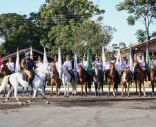 O governador Carlos Massa Ratinho Junior e o presidente em exercício Hamilton Mourão receberam nesta sexta-feira (28) a medalha Heróis da Cavalaria, da Polícia Montada Coronel Dulcídio. A condecoração foi entregue na cerimônia, em Curitiba, que comemora os 140 anos do regimento, que é a unidade mais antiga da Polícia Militar do Paraná.  -  Curitiba, 28/06/2019  -  Foto: José Fernando Ogura/ANPr