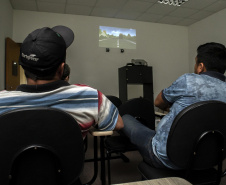 A empresa pública Portos do Paraná retomou o projeto Porto em Ação, que leva serviços gratuitos aos caminhoneiros que esperam no Pátio de Triagem do Porto de Paranaguá e passa a acontecer toda primeira segunda-feira do mês. Foto: Claudio Neves/Portos do Paraná