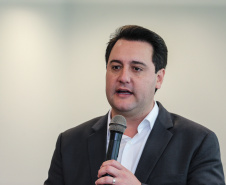 O governador Carlos Massa Ratinho Junior recebe nesta terça-feira (02), no Palácio Iguaçu representantes das APAES para assinatura de Termo Aditivo. Curitiba, 02/07/2019 -Foto: Geraldo Bubniak/ANPr