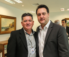 O governador Carlos Massa Ratinho Junior recebe nesta terça-feira (02), no Palácio Iguaçu representantes das APAES para assinatura de Termo Aditivo. Curitiba, 02/07/2019 -Foto: Geraldo Bubniak/ANPr