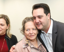 O governador Carlos Massa Ratinho Junior recebe no Palácio Iguaçu representantes das APAES para assinatura de Termo Aditivo. Curitiba, 02/07/2019  -  Foto: Rodrigo Félix Leal/ANPr