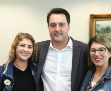 O governador Carlos Massa Ratinho Junior recebe no Palácio Iguaçu representantes das APAES para assinatura de Termo Aditivo. Curitiba, 02/07/2019  -  Foto: Rodrigo Félix Leal/ANPr