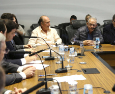 Governador Carlos Massa Ratinho Junior durante reunião com executivos da Klabin. Na imagem, Frederico Bitencourt prefeito de Reserva. -  Curitiba,02/07/2019 Foto:Jaelson Lucas/ANPr