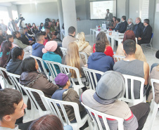 A Secretaria da Justiça, Família e Trabalho (Sejuf), por meio do Departamento do Trabalho e Estimulo à Geração de Renda e do Programa Família Paranaense, em parceria com o Centro Integrado Empresa-Escola do Paraná (CIEE/PR) vão promover cursos de capacitação pessoal e profissional às famílias em vulnerabilidade social no Paraná