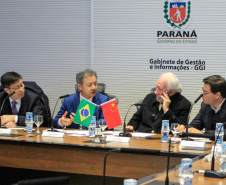 O vice-governador Darci Piana, recebe delegação chinesa, no Palácio Iguaçu. Participaram: Ceo da CCCC Chang Youngbu; presidente da CCCC no Brasil, Lin Li; presidente da Concremat, Mauro Viegas Neto; presidente da SDC do Brasil, Luo Jung; secretário de Infraestrutura e Logística, Sandro Alex; presidente da Paraná Desenvolvimento, Eduardo Bekin e o superintendente dos Portos do Paraná, Luiz Fernando Garcia. -  Curitiba, 08-07-19.Foto: Valdelino Pontes