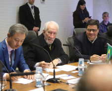 O vice-governador Darci Piana, recebe delegação chinesa, no Palácio Iguaçu. Participaram: Ceo da CCCC Chang Youngbu; presidente da CCCC no Brasil, Lin Li; presidente da Concremat, Mauro Viegas Neto; presidente da SDC do Brasil, Luo Jung; secretário de Infraestrutura e Logística, Sandro Alex; presidente da Paraná Desenvolvimento, Eduardo Bekin e o superintendente dos Portos do Paraná, Luiz Fernando Garcia.Curitiba, 08-07-19.Foto: Arnaldo Alves / ANPr.