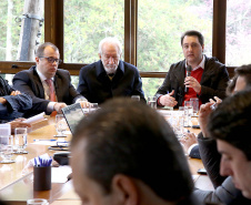 Governador Carlos Massa Ratinho Junior durante reunião com a equipe de governo. Foto: Jaelson Lucas/ANPr