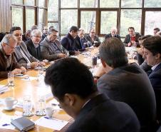 Governador Carlos Massa Ratinho Junior durante reunião com a equipe de governo. Foto: Jaelson Lucas/ANPr