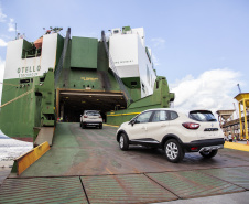 Em junho, os Portos de Paranaguá e Antonina movimentaram quase 5,3 milhões de toneladas de carga. O volume é 15% maior que o registrado no mesmo mês de 2018, quando foram 4,6 milhões de toneladas. Os números foram divulgados nesta terça-feira (9) pela empresa pública Portos do Paraná.  -  Foto: Cláudio Neves/Portos do Paraná