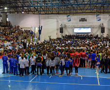 Apucarana será sede pela sexta vez sede de uma fase final dos Jogos Escolares do Paraná (JEPS). Neste ano, será a competição para alunos-atletas da categoria 12 a 14 anos, entre 12 e 20 de julho. A cidade tem recebido desde 2015 ao menos uma das etapas finais da competição. Para esta estão confirmados 747 estabelecimentos de ensino de 270 municípios, somando 5.279 participantes, entre atletas e dirigentes.Foto: Divulgação/SEET