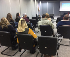 Os servidores dos Centros de Socioeducação (Censes) e as Casas de Semiliberdade de Curitiba e Região Metropolitana estão recebendo capacitação para fortalecer a integração entre os adolescentes que cumprem medidas socioeducativas com práticas restaurativas e atividades de ressocialização.  Foto: Divulgação/SEJUF