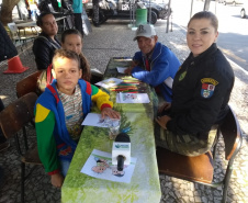 Cem mil atendimentos em 2019. Essa marca foi atingida nesta sexta-feira (12/07) pelo programa Paraná Cidadão, da Secretaria de Justiça, Família e Trabalho na cidade de Jaguariaíva – a 11ª a receber a feira de serviços no governo Ratinho Junior. Antes, foram contemplados Campo Magro, Piraquara, Porto Barreiro, Nova Aurora, Mandirituba, Palotina, Carlópolis, Porecatu, Assaí e Clevelândia.
Foto: Divulgação/SEJUF