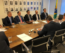  O governador Carlos Massa Ratinho Junior se encontrou nesta segunda-feira (15), em Nova York, com representantes do banco JP Morgan para tratar de parcerias entre o Estado e a instituição, uma das maiores corporações do sistema financeiro mundial. O tema da reunião foram projetos de Parceria Público-Privadas (PPPs). Foto: Divulgação/ANPr