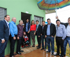 Entrega de moradias para 100 famílias de Marechal Cândido Rondon, no Oeste do Paraná, nesta segunda-feira (15). Marechal Cândido Rondon, 15/07/2019 -  Foto: Geraldo Bubniak/ANPr