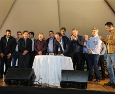 Entrega de moradias para 100 famílias de Marechal Cândido Rondon, no Oeste do Paraná, nesta segunda-feira (15). Marechal Cândido Rondon, 15/07/2019 -  Foto: Geraldo Bubniak/ANPr