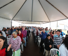 Entrega de moradias para 100 famílias de Marechal Cândido Rondon, no Oeste do Paraná, nesta segunda-feira (15). Marechal Cândido Rondon, 15/07/2019 -  Foto: Geraldo Bubniak/ANPr