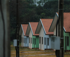 Entrega de moradias para 100 famílias de Marechal Cândido Rondon, no Oeste do Paraná, nesta segunda-feira (15). Marechal Cândido Rondon, 15/07/2019 -  Foto: Geraldo Bubniak/ANPr