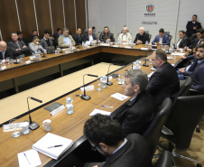 A Controladoria-Geral do Estado (CGE) apresentou nesta terça-feira (16), durante reunião de secretariado, a metodologia de trabalho do Observatório da Despesa Pública (ODP), criado para ampliar o controle de gastos de custeio do Estado, como folha de pagamento e contratos.
Curitiba, 16-07-19.Foto: Arnaldo Alves / ANPr.