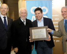 O volume de empregos e negócios gerados no comércio demonstram a importância econômica e a responsabilidade social do setor no Paraná e no Brasil, afirmou o governador em exercício Darci Piana, nesta terça-feira (16), na cerimônia que celebrou o Dia do Comerciante. O evento foi promovido em Curitiba pela Associação Comercial do Paraná (ACP). Foto: Jaelson Lucas/ANPr