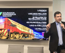 O governador Carlos Massa Ratinho Junior apresentou nesta quarta-feira (17) oportunidades que o Estado oferece a um grupo de executivos de corporações internacionais que mantêm investimentos globais. A apresentação foi na Câmara de Comércio Brasil-EUA, em Nova York, que recebeu a terceira edição do Paraná Day. Foto: Divulgação/ANPr