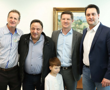 O governador Carlos Massa Ratinho Junior autorizou nesta segunda-feira (22) o repasse de R$ 4 milhões para o recape da Rua Marechal Deodoro da Fonseca, em União da Vitória, no Sul do Estado. A via é uma das mais importantes do município e atravessa quatro bairros, além de fazer a ligação da região Sul com o Sudoeste paranaense e também com Santa Catarina.Foto: Rodrigo Felix Leal /ANPr