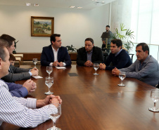 O governador Carlos Massa Ratinho Junior autorizou nesta segunda-feira (22) o repasse de R$ 4 milhões para o recape da Rua Marechal Deodoro da Fonseca, em União da Vitória, no Sul do Estado. A via é uma das mais importantes do município e atravessa quatro bairros, além de fazer a ligação da região Sul com o Sudoeste paranaense e também com Santa Catarina.Foto: Gilson Abreu /ANPr