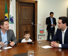O governador Carlos Massa Ratinho Junior autorizou nesta segunda-feira (22) o repasse de R$ 4 milhões para o recape da Rua Marechal Deodoro da Fonseca, em União da Vitória, no Sul do Estado. A via é uma das mais importantes do município e atravessa quatro bairros, além de fazer a ligação da região Sul com o Sudoeste paranaense e também com Santa Catarina.Foto: Gilson Abreu /ANPr
