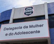 No Dia Estadual de Combate ao Feminicídio, o Governo do Paraná reforça a orientação para que as vítimas de abuso denunciem e busquem medidas protetivas. No Paraná existem 20 Delegacias da Mulher, distribuídas por todo estado. “Estes são os locais mais indicados para que vítimas de qualquer forma de violência possam buscar ajuda e orientação logo ao primeiro sinal de abuso. Foto: Geraldo Bubniak/ANPr