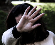 No Dia Estadual de Combate ao Feminicídio, o Governo do Paraná reforça a orientação para que as vítimas de abuso denunciem e busquem medidas protetivas. No Paraná existem 20 Delegacias da Mulher, distribuídas por todo estado. “Estes são os locais mais indicados para que vítimas de qualquer forma de violência possam buscar ajuda e orientação logo ao primeiro sinal de abuso. Foto: Divulgação/SESP