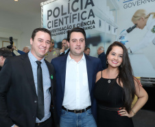 O governador Carlos Massa Ratinho Júnior dá posse a mais de 90 peritos oficiais, no Palácio Iguaçu. Os profissionais integrarão o efetivo da Polícia Científica do Paraná e, após formação, serão distribuídos no Estado, conforme a necessidade. Curitiba, 22/07/2019 -Foto: Rodrigo Felix Leal/ANPr